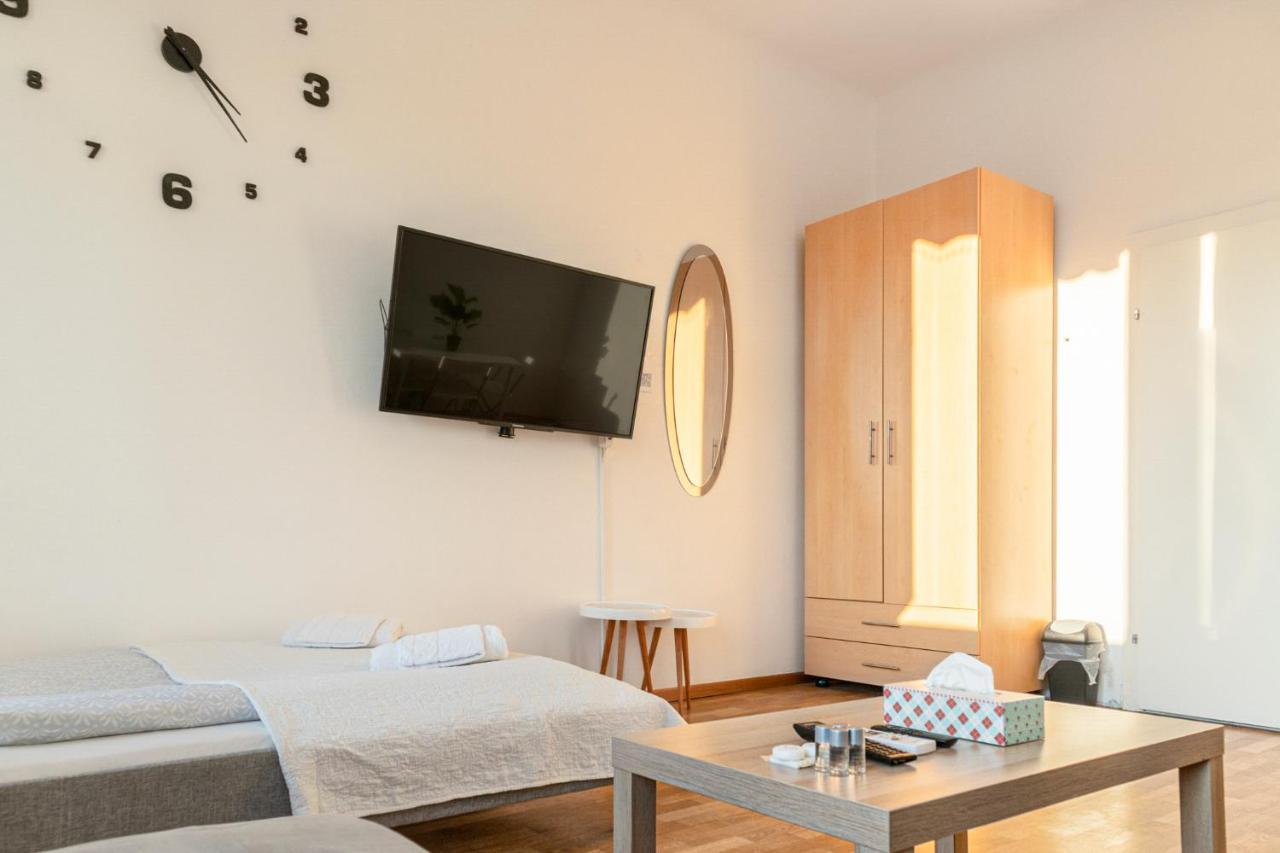 Joyful 2Br Apt. @ Millenium Tower And The Danube Вена Экстерьер фото