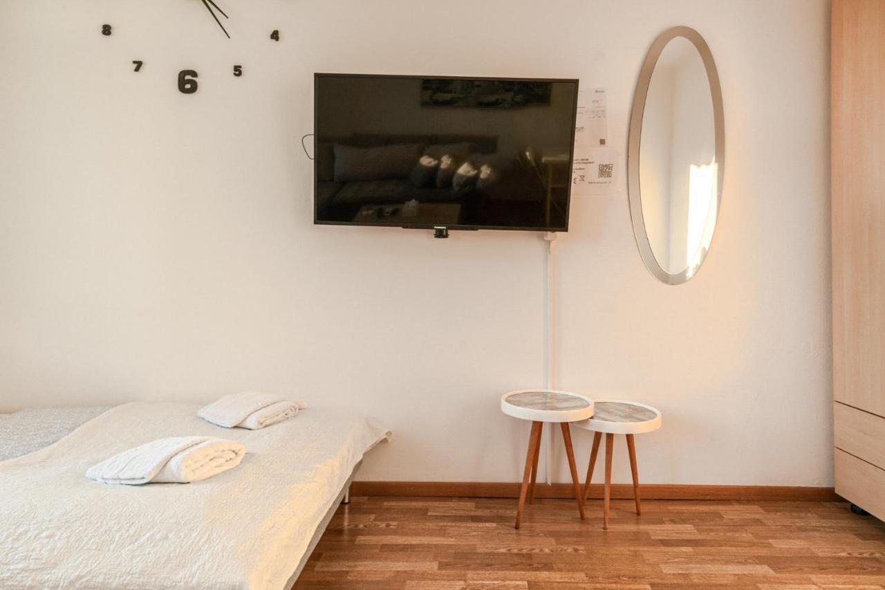 Joyful 2Br Apt. @ Millenium Tower And The Danube Вена Экстерьер фото