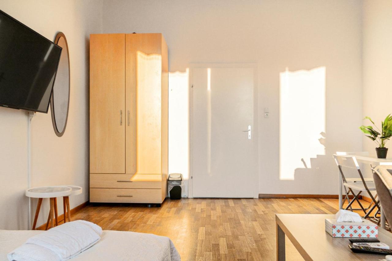 Joyful 2Br Apt. @ Millenium Tower And The Danube Вена Экстерьер фото