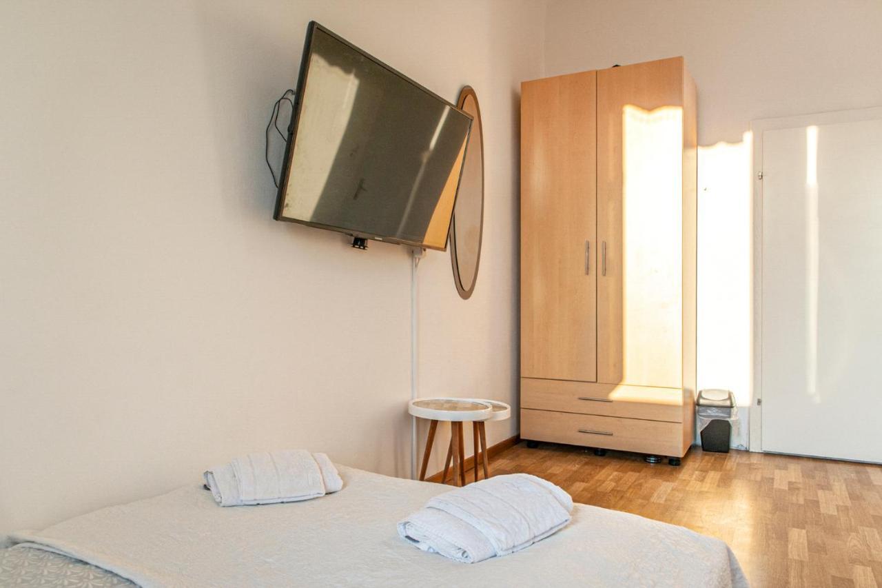 Joyful 2Br Apt. @ Millenium Tower And The Danube Вена Экстерьер фото