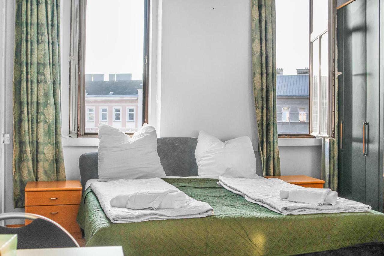 Joyful 2Br Apt. @ Millenium Tower And The Danube Вена Экстерьер фото